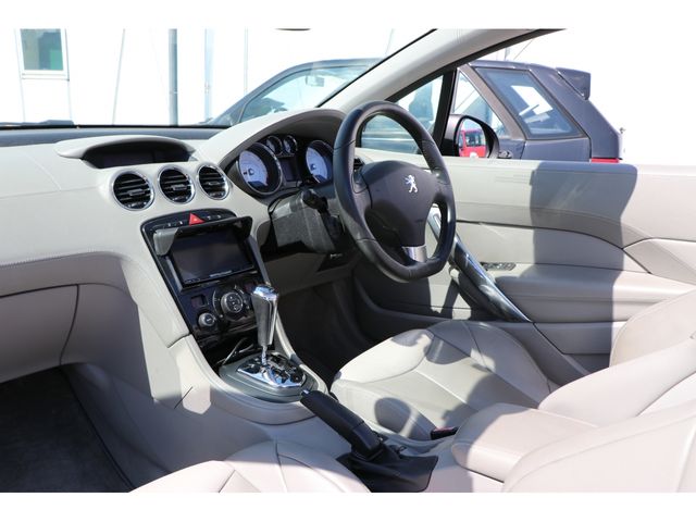 Peugeot 308 2010-12 21668-11