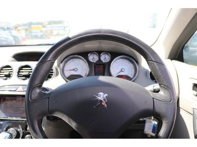 Peugeot 308 2010-12 21668-1