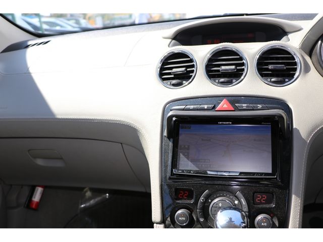 Peugeot 308 2010-12 21668-4