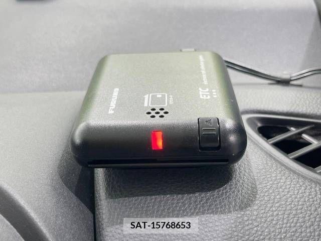 Toyota YARIS 2023-02 330777-6