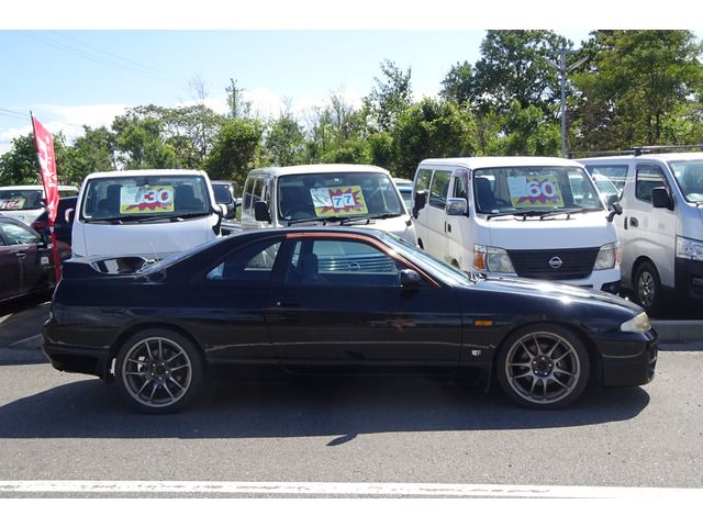 Nissan SKYLINE COUPE 1996-06 10992-3