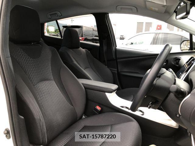 Toyota PRIUS 2016-10 322381-10