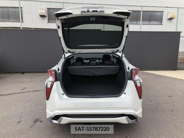 Toyota PRIUS 2016-10 322381-9