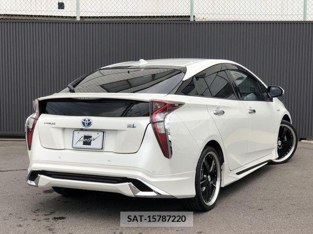Toyota PRIUS 2016-10 322381-6