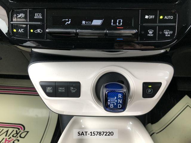 Toyota PRIUS 2016-10 322381-23