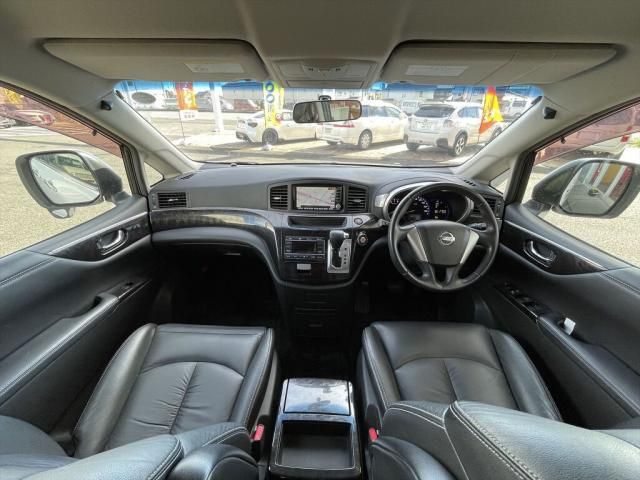 Nissan ELGRAND 2011-03 185823-27