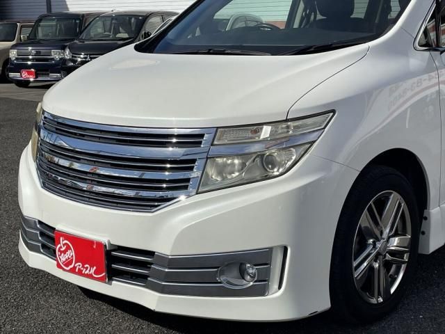 Nissan ELGRAND 2011-03 185823-11