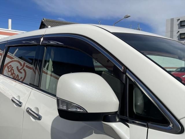 Nissan ELGRAND 2011-03 185823-14