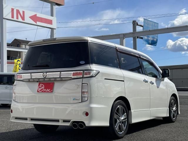 Nissan ELGRAND 2011-03 185823-7