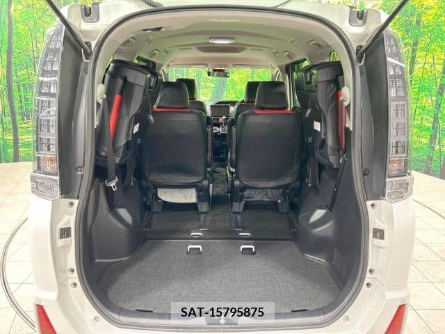 Toyota VOXY 2017-06 243976-10