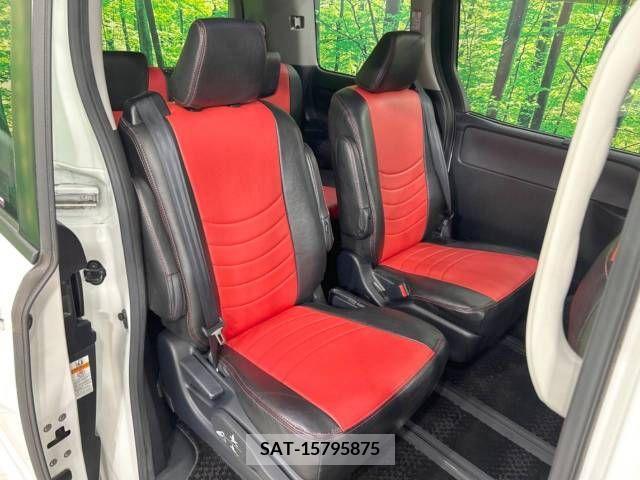 Toyota VOXY 2017-06 243976-8