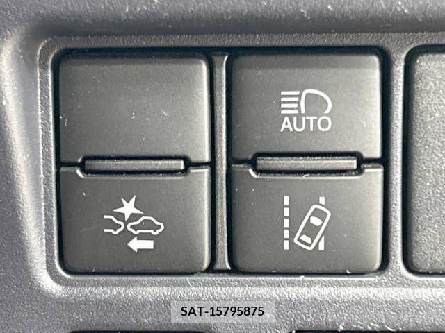 Toyota VOXY 2017-06 243976-4
