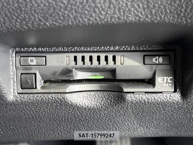 Toyota PRIUS 2018-03 372801-7