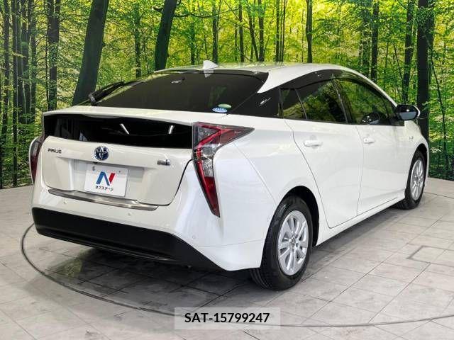 Toyota PRIUS 2018-03 372801-17