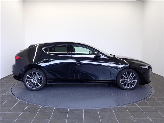 Mazda MAZDA3 2021-11 196524-28
