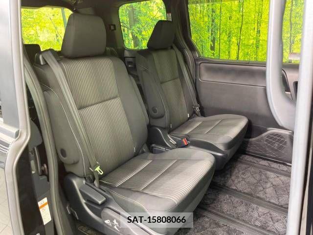 Toyota VOXY 2019-03 291032-9
