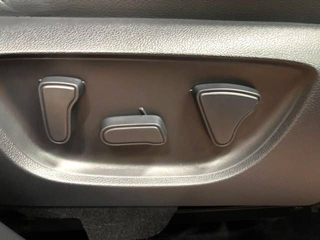 Toyota YARIS CROSS 2023-01 22570-5