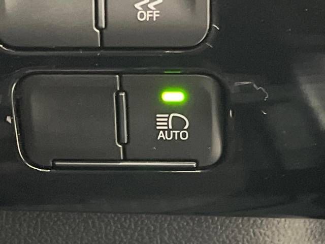 Toyota PRIUS 2019-08 21100-6