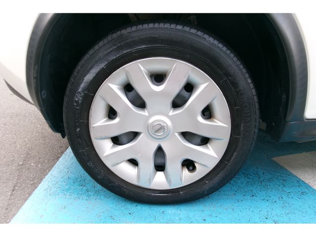 Nissan JUKE 2012-08 1050-8