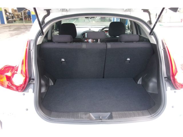Nissan JUKE 2012-08 1050-28