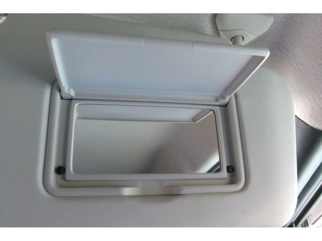 Nissan JUKE 2012-08 1050-21