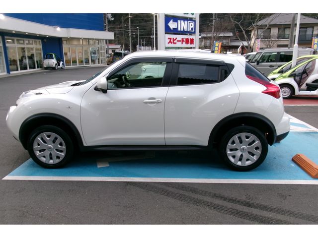 Nissan JUKE 2012-08 1050-7