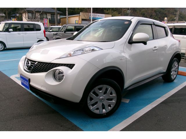 Nissan JUKE 2012-08 1050-0