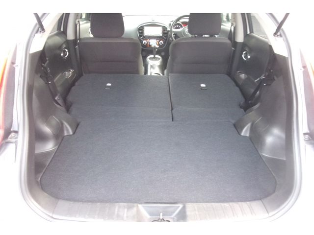 Nissan JUKE 2012-08 1050-29