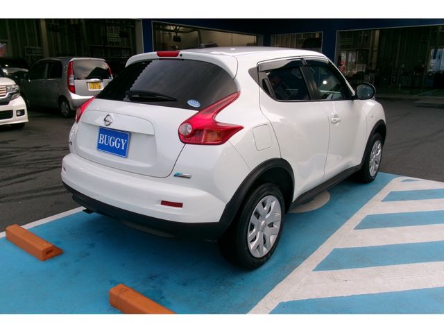 Nissan JUKE 2012-08 1050-4