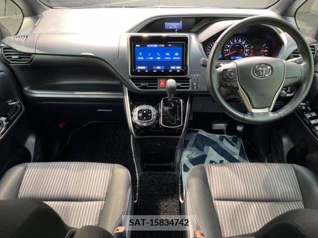 Toyota VOXY 2018-11 225190-1