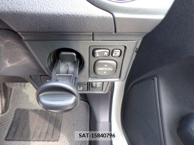 Toyota COROLLA AXIO 2019-01 208725-8