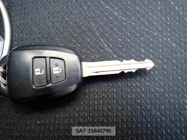 Toyota COROLLA AXIO 2019-01 208725-17