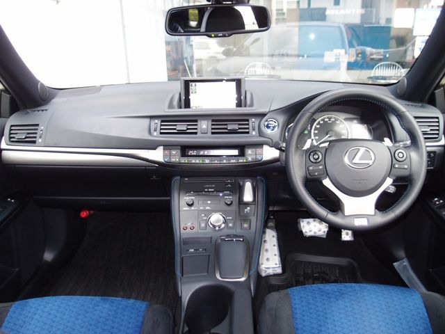 Lexus CT 2014-03 25190-1