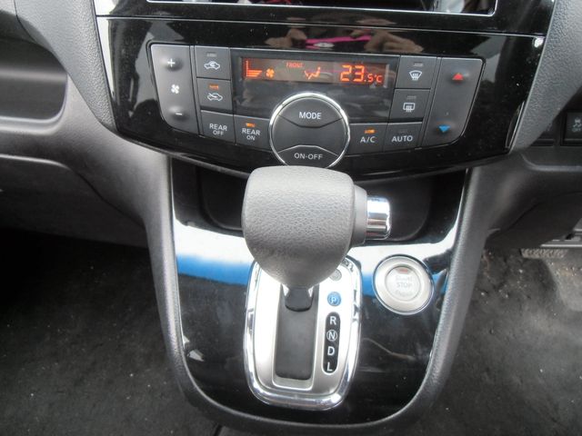 Nissan SERENA 2014-03 921-29
