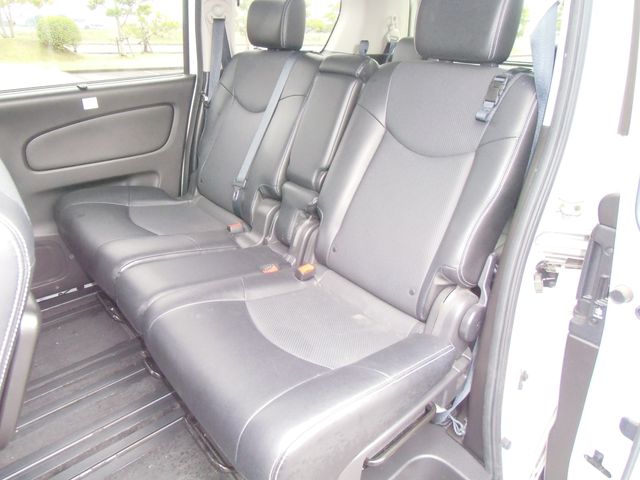 Nissan SERENA 2014-03 921-24
