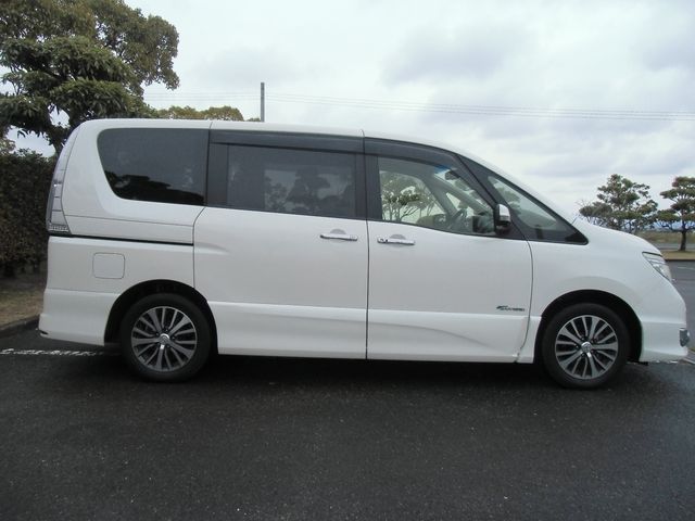 Nissan SERENA 2014-03 921-11