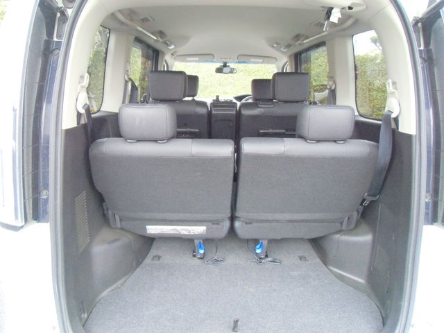 Nissan SERENA 2014-03 921-26