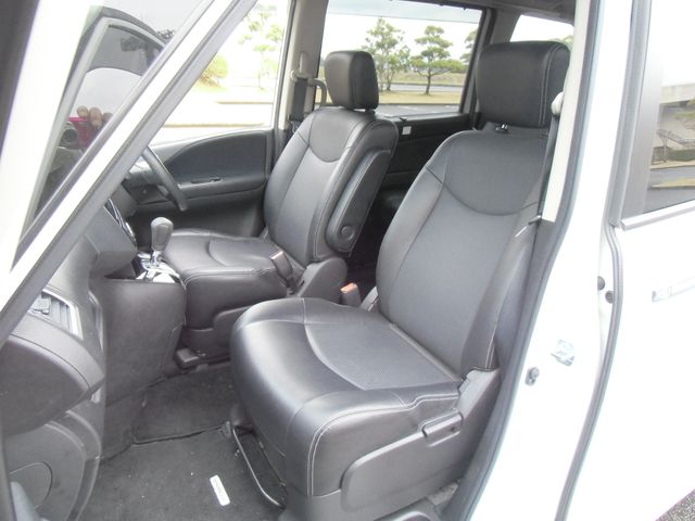 Nissan SERENA 2014-03 921-23