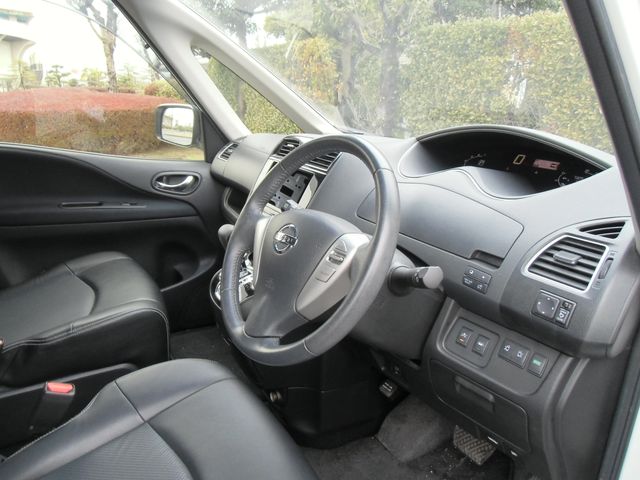 Nissan SERENA 2014-03 921-1