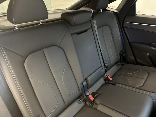 Audi Q3 2020-11 10562-14
