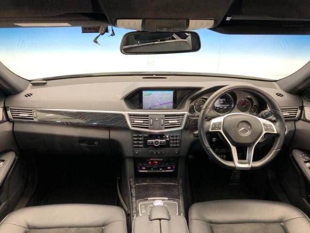 Mercedes Benz E-CLASS 2013-05 27539-1