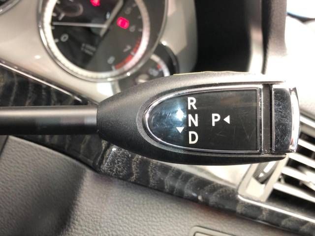 Mercedes Benz E-CLASS 2013-05 27539-11