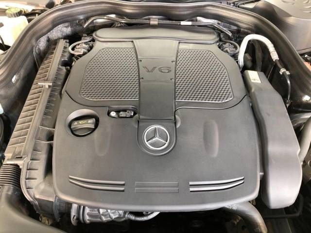 Mercedes Benz E-CLASS 2013-05 27539-19