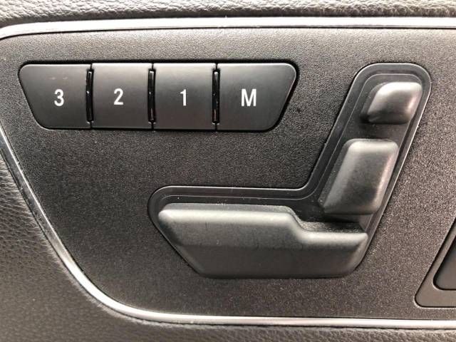 Mercedes Benz E-CLASS 2013-05 27539-6