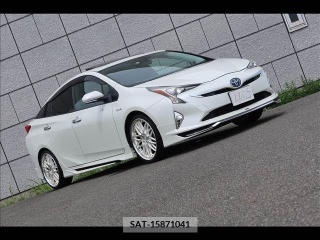 Toyota PRIUS 2016-01 386670-5