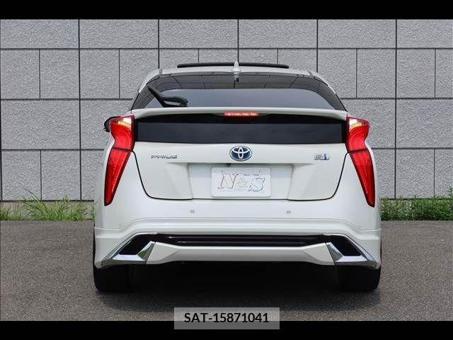 Toyota PRIUS 2016-01 386670-4