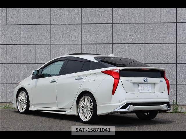 Toyota PRIUS 2016-01 386670-3