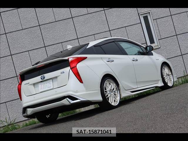 Toyota PRIUS 2016-01 386670-7