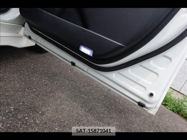 Toyota PRIUS 2016-01 386670-23