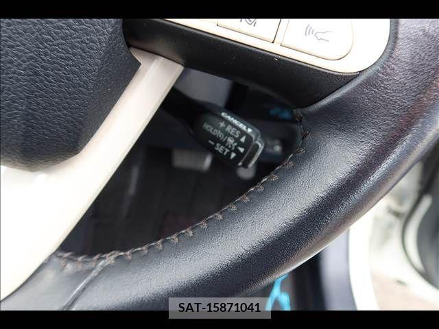 Toyota PRIUS 2016-01 386670-27